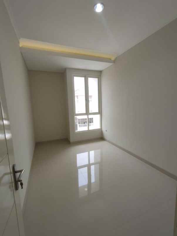 rumah manyar tirtoasri surabaya 2 lantai row 3 mobil