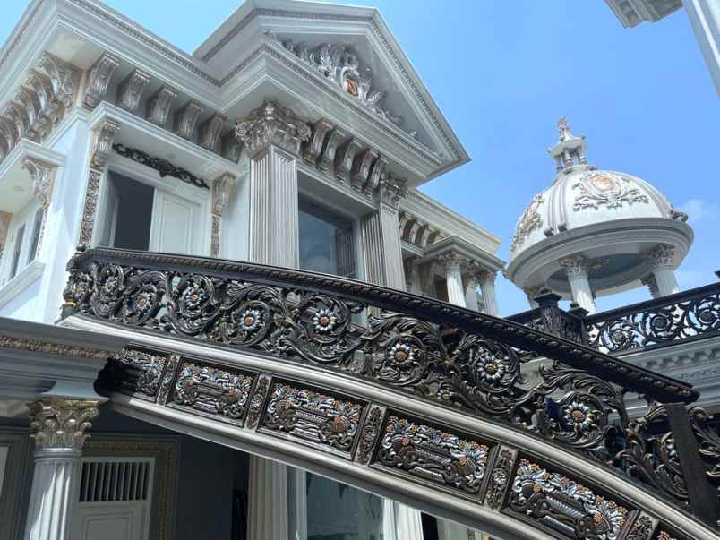 rumah mewah 2 lantai di pureakarta jawa barat