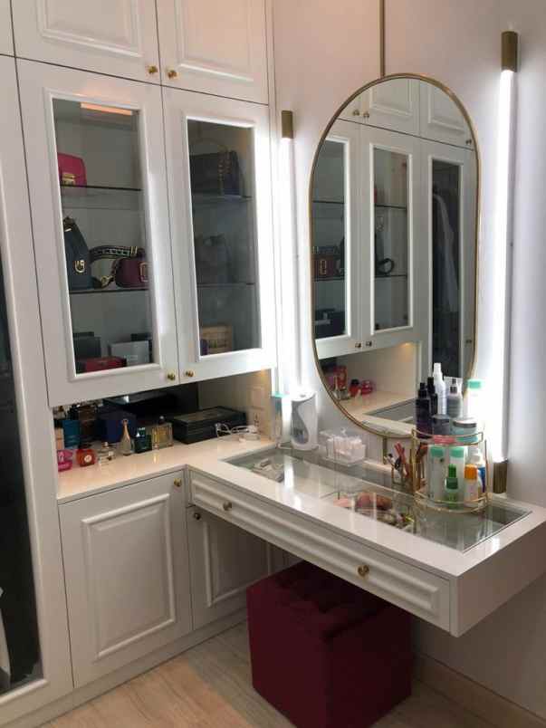rumah mewah full furnished lavon