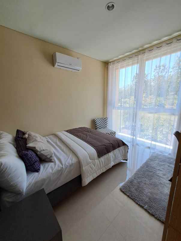 rumah mewah premium di cluster besar bsb seamrang