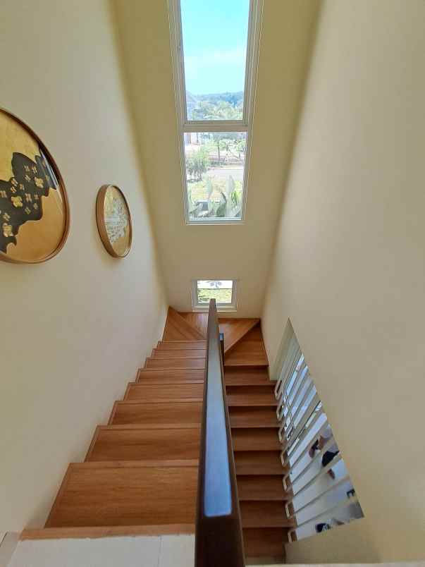 rumah mewah premium di cluster besar bsb seamrang