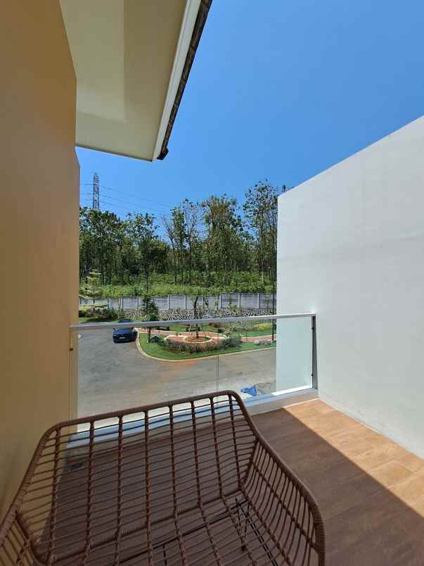 rumah mewah premium di cluster besar bsb seamrang