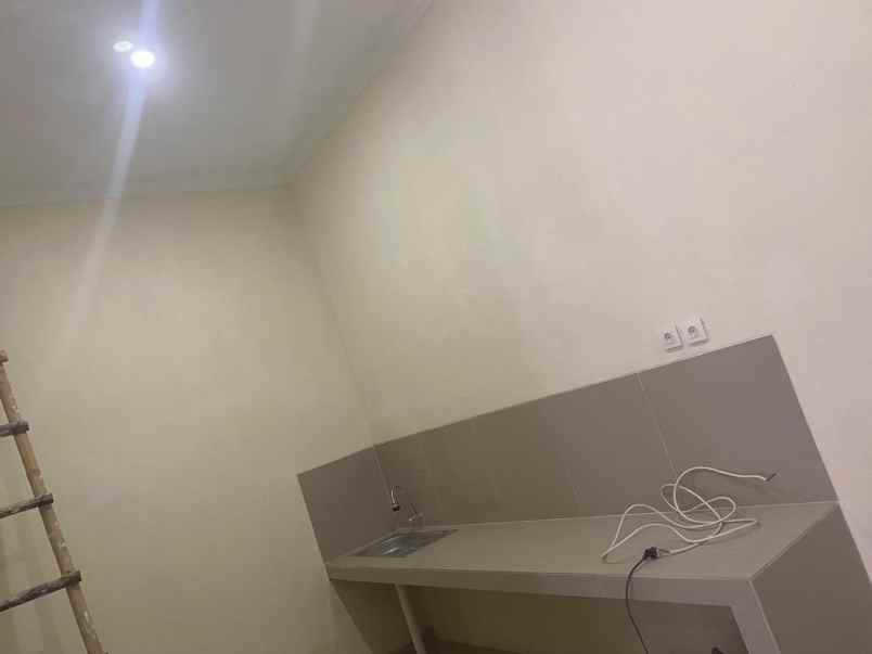 rumah minimalis harga nego di wisma asri