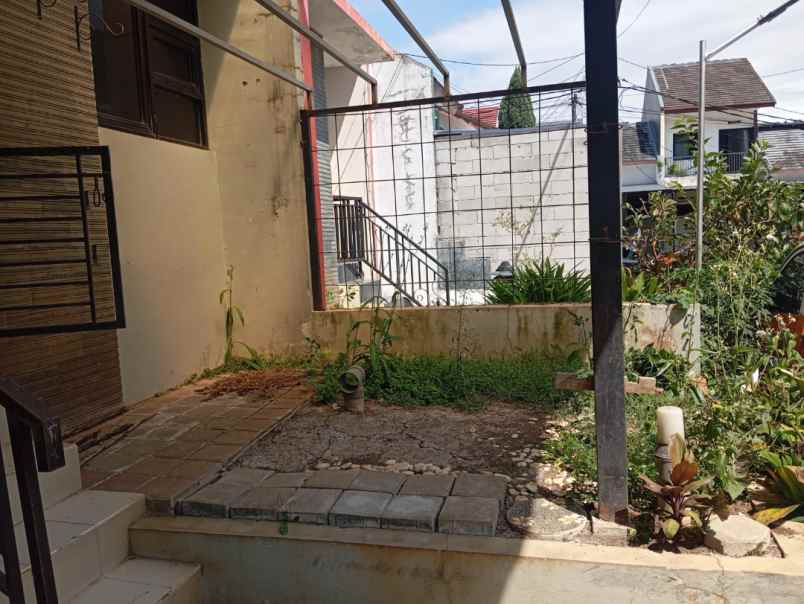 rumah minimalis komplek sariwangi lingkungan nyaman