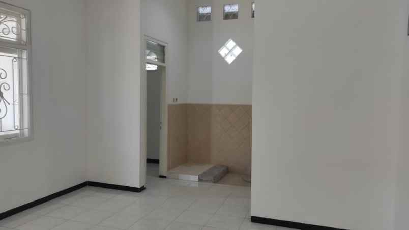 rumah mulyosari prima strategis row jalan 3 mobil