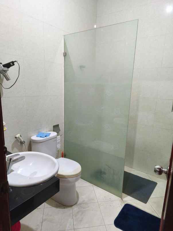 rumah mulyosari prima utara hadap barat
