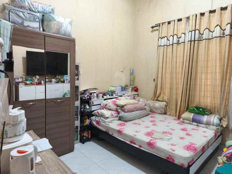 rumah mulyosari prima utara hadap barat