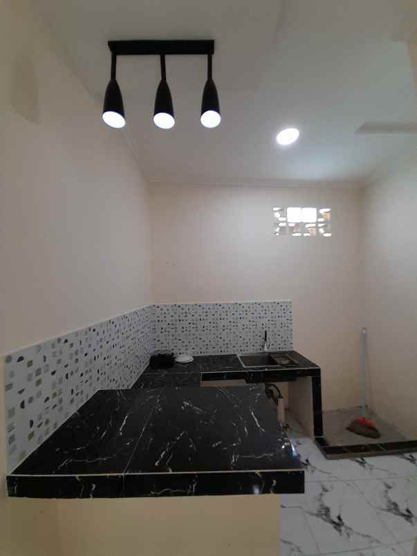 rumah one gate akses motor harga 250 jt 275 jutaan