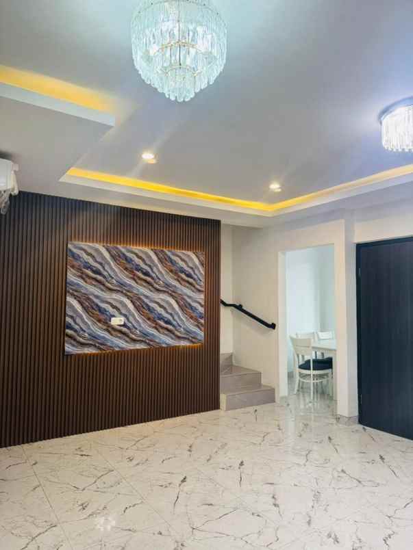 rumah pakuwon city new minimalis siap huni furnish