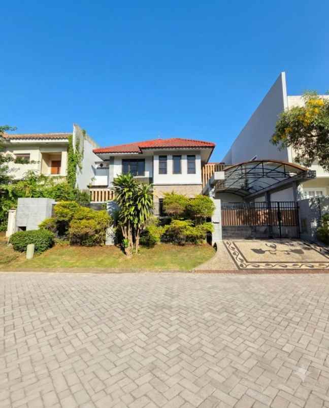 rumah pakuwon city strategis siap huni