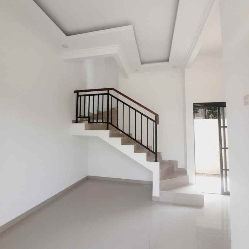 rumah pamulang dekat unpam serpong 2 lantai baru