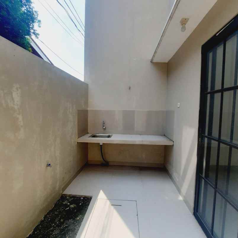 rumah pamulang dekat unpam serpong 2 lantai baru