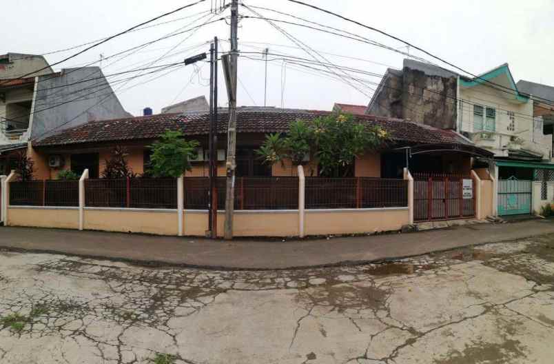 Rumah Kost Hanya 300 Meter Ke Jalan Pondok Kelapa Raya