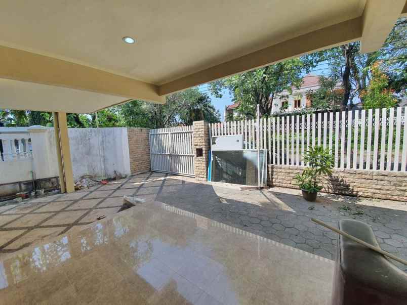 rumah raya ngagel jaya utara cocok untuk usaha