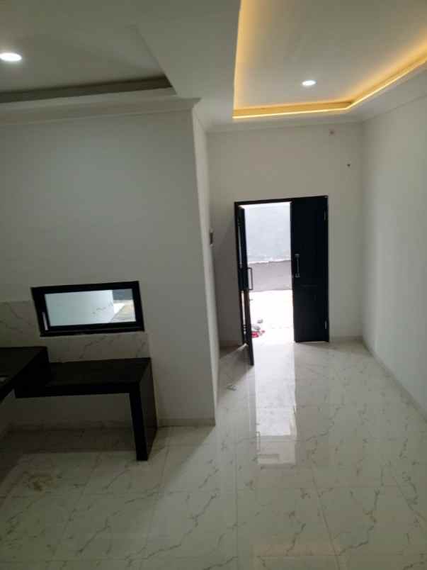 rumah rooftop jagakarsa akses 2 mobil shm kpr bsi