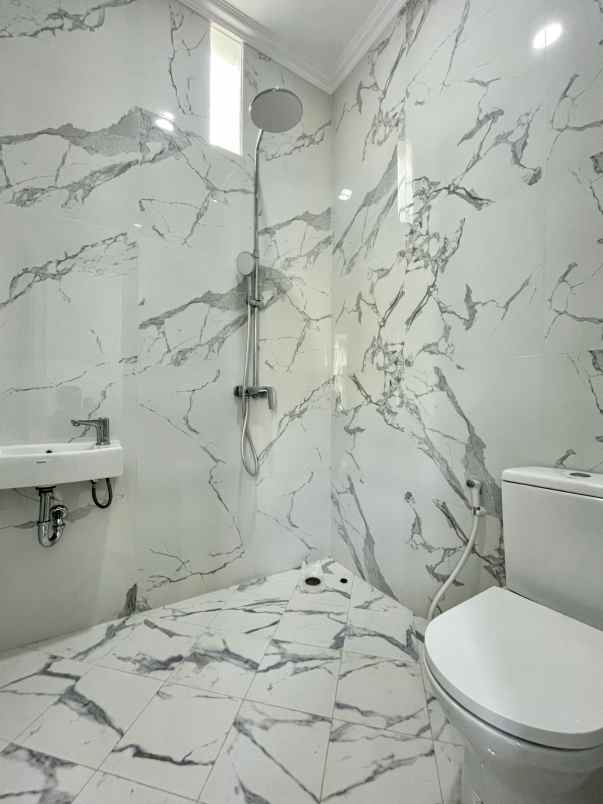 rumah second dalam komplek cipinang indah 1 jaktim