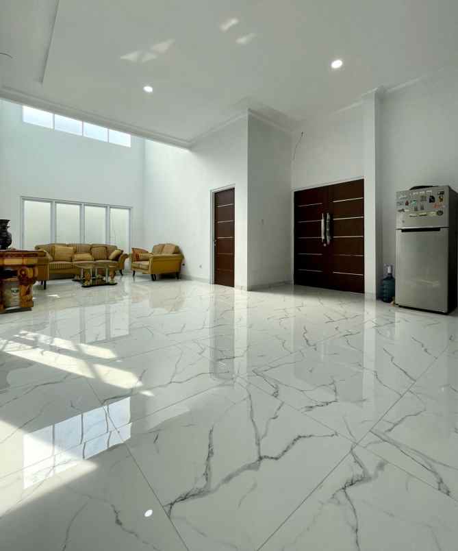 rumah second dalam komplek cipinang indah 1 jaktim