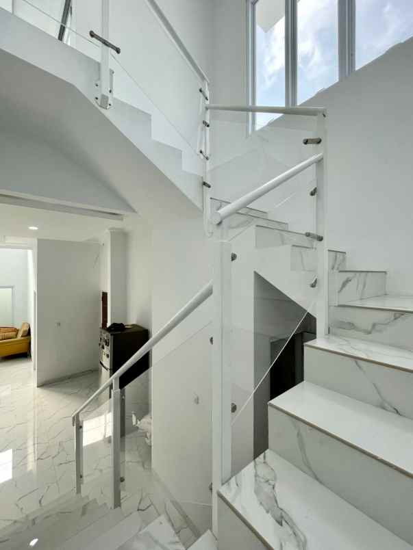 rumah second dalam komplek cipinang indah 1 jaktim