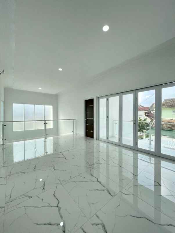 rumah second dalam komplek cipinang indah 1 jaktim