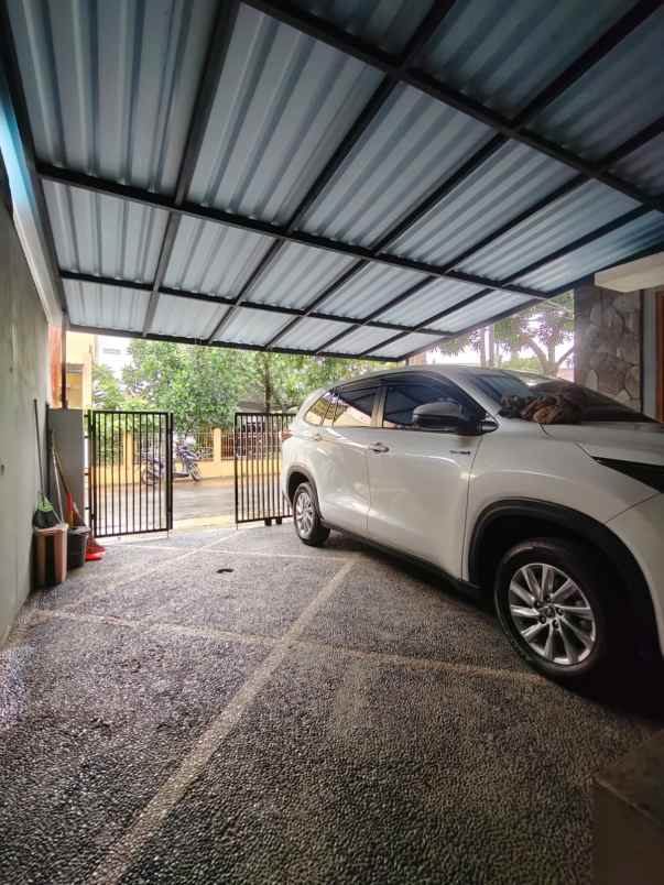 rumah second dalam komplek di duren sawit jaktim