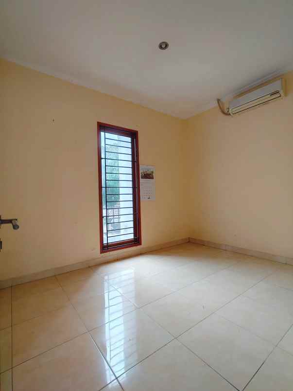 rumah second dalam komplek di duren sawit jaktim