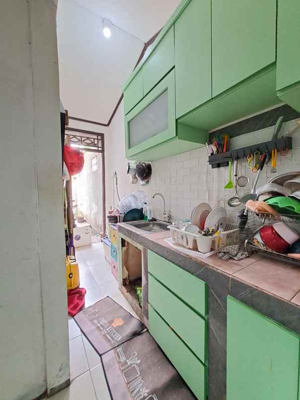 rumah second strategis di limo depok