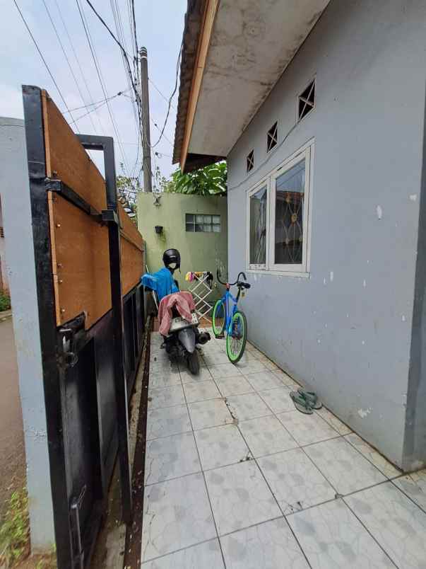 rumah second strategis di limo depok