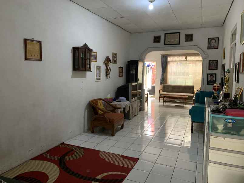 rumah semi furnished di sarijadi