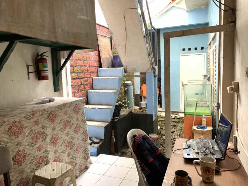 rumah semi furnished di sarijadi