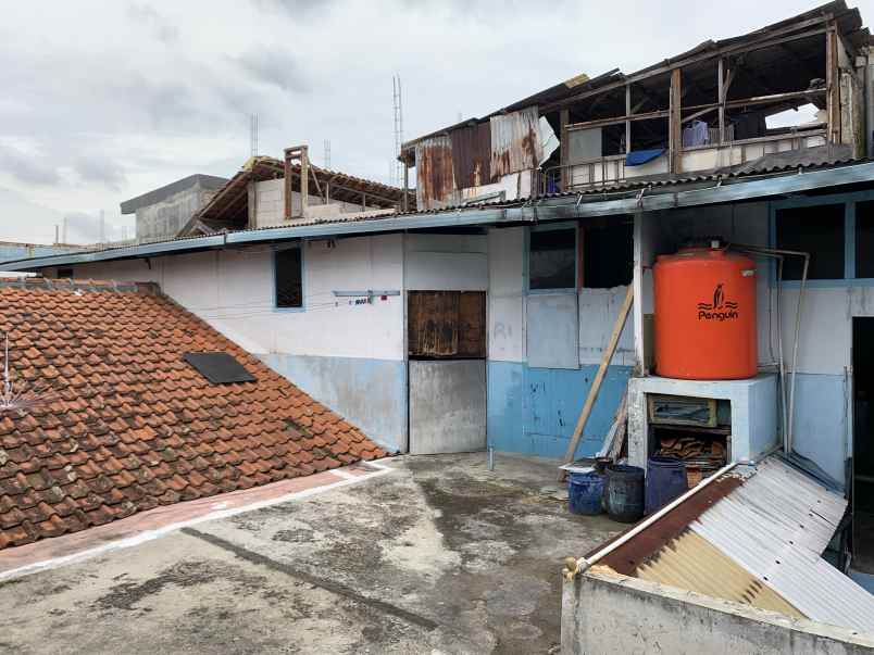 rumah semi furnished di sarijadi