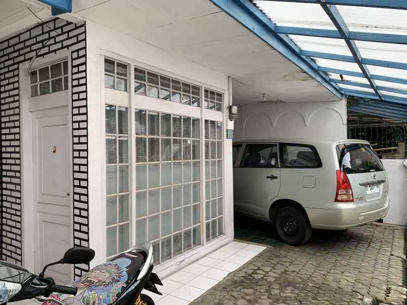 rumah semi furnished di sarijadi