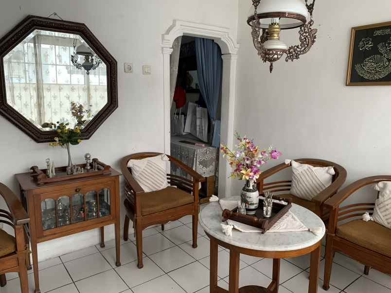 rumah semi furnished di sarijadi