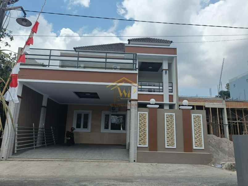 rumah siap huni 2 lantai paling mewah di purwomartani