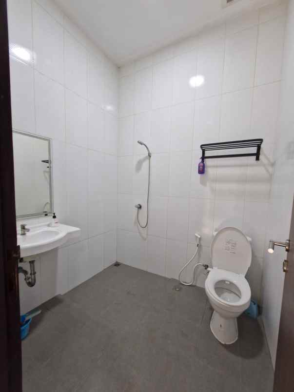 rumah siap huni di citra garden jakarta barat