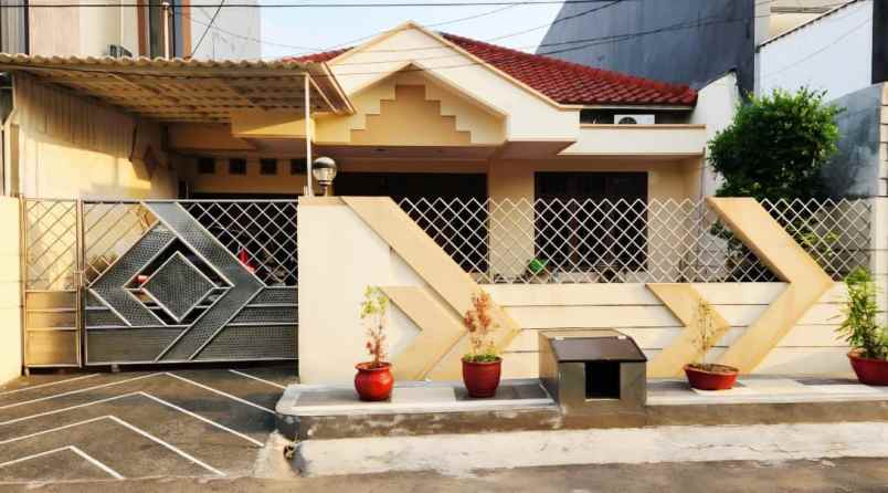 rumah siap huni di kertajaya indah timur strategis