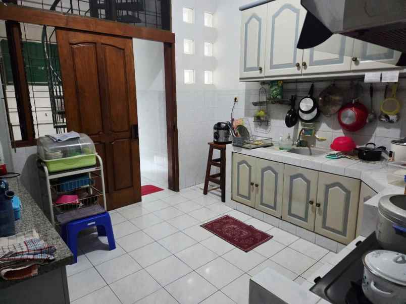 rumah siap huni di kertajaya indah timur strategis