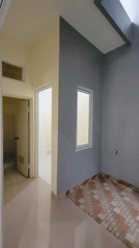 rumah siap huni model minimalis di nusaloka bsd