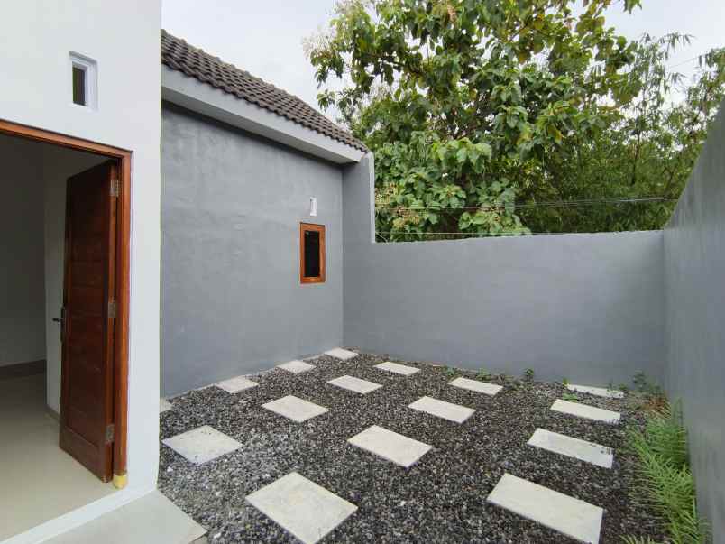 rumah strategis siap huni 121 m dekat smp n 1 gamping