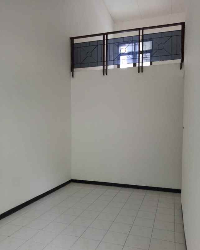 rumah wisma permai strategis siap huni carport