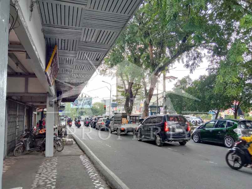 sewa harga miring ruko 3 lantai strategis pusat kota
