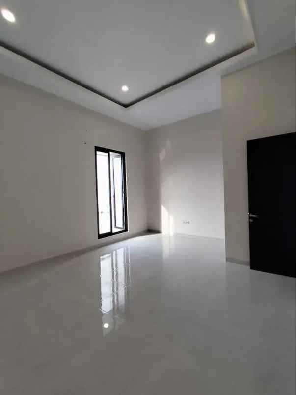 sisa 1 unit rumah baru gress nginden intan timur