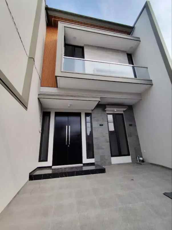 sisa 1 unit rumah baru gress nginden intan timur