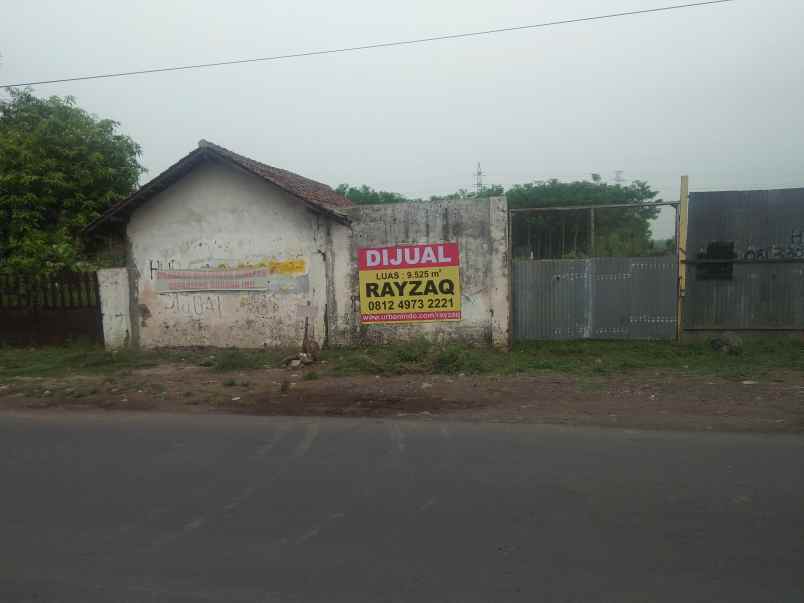 tanah tepi jalan dekat rumah