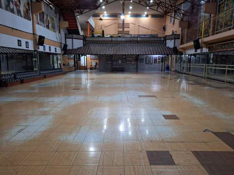 tempat usaha strategis di raya manyar hadap jalan raya