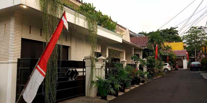 Rumah Second Luas Ciracas Dekat Lapangan Tembak Cibubur Jakarta Timur