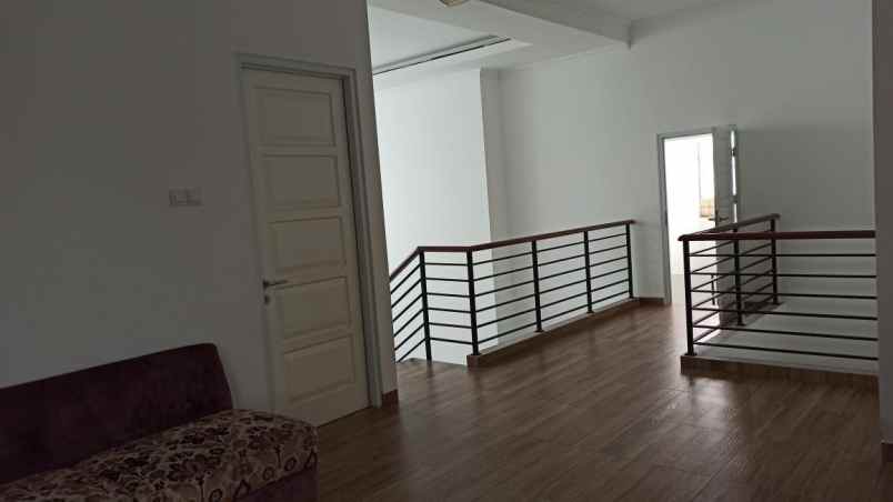 villa ciracas jakarta timur