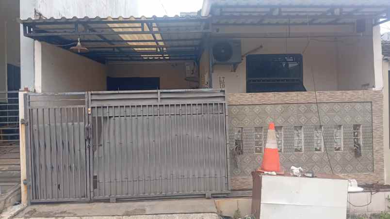 bu rumah kontrakan 8 pintu tapos depok
