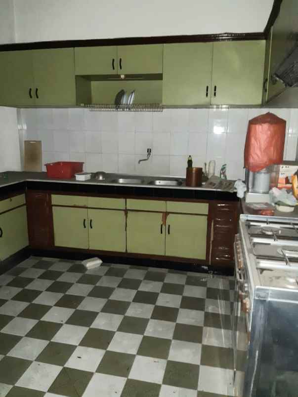 buyer only ruko 3 lantai blauran tengah kota nol jalan