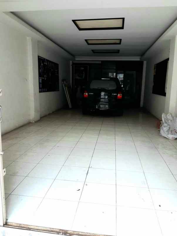 buyer only ruko 3 lantai blauran tengah kota nol jalan