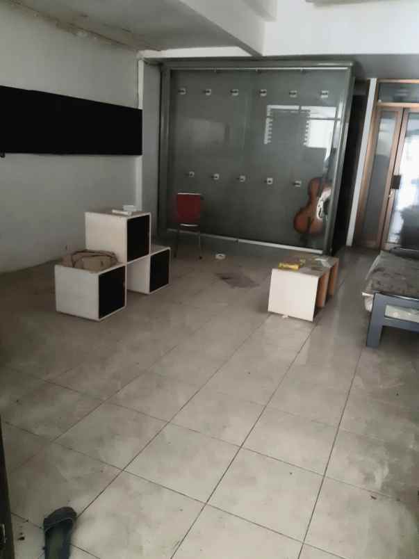 buyer only ruko 3 lantai blauran tengah kota nol jalan